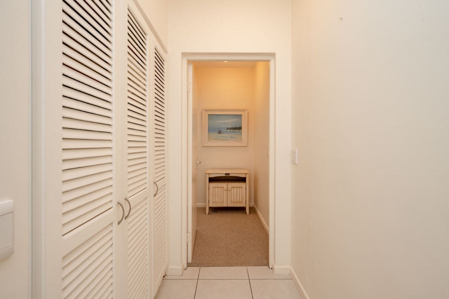 5 Bedroom Property for Sale in Signal Hill Western Cape